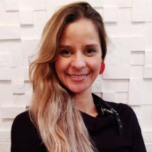 Foto de Adriana Majella, produtora de eventos parceira da Conexão Trabalho
