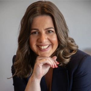 Foto de Giuliana Preziosi, sócia-diretora da Conexão Trabalho
